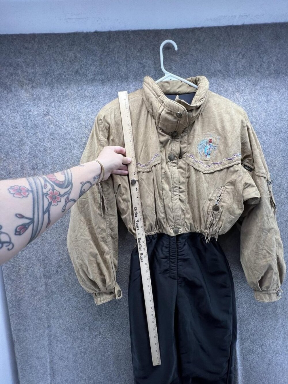 Vintage Skea Ski Suit Womens 10 Beige Black One Piece Snowsuit USA Embroidered - Picture 3 of 12